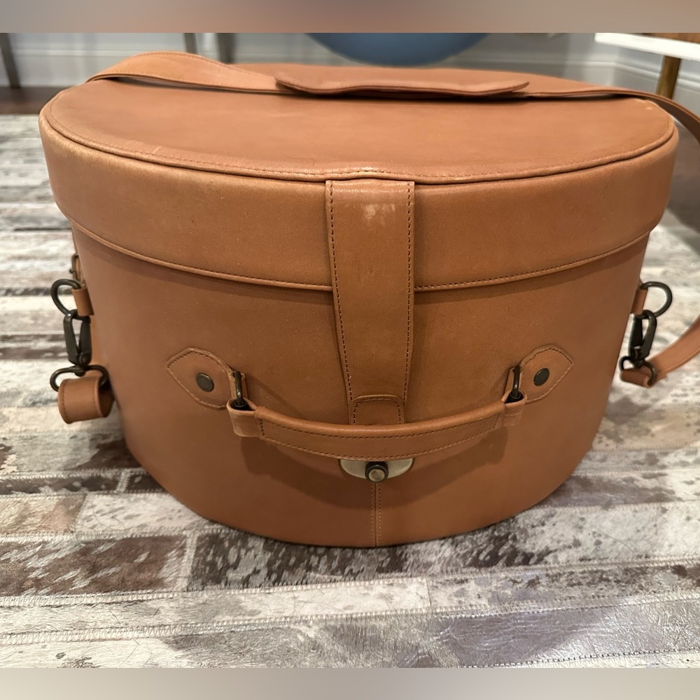 Traveler’s Hat Box